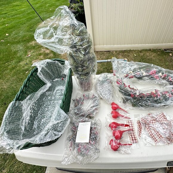 Valerie Parr Hill 22 Piece Christmas Greenery Holiday Home Decor Bundle